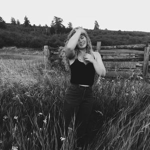 Meet your Posher, Olivia